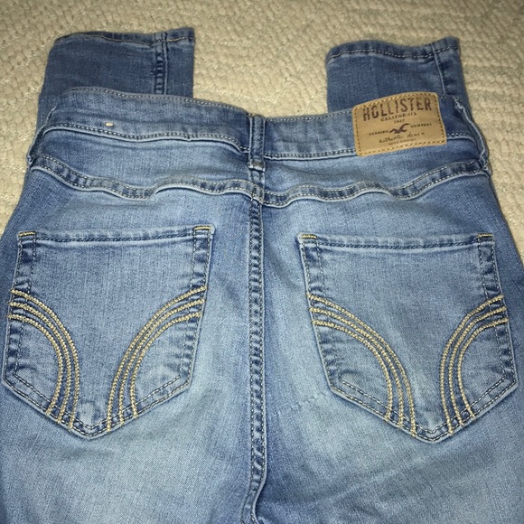 Hollister high wasted ripped skinny jeans - Picture 4 of 4